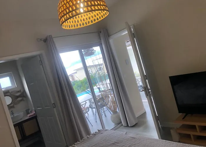 Elomy Villa